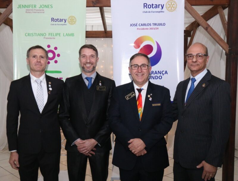 Nova diretoria do Rotary Clube de Farroupilha toma posse para a gestão