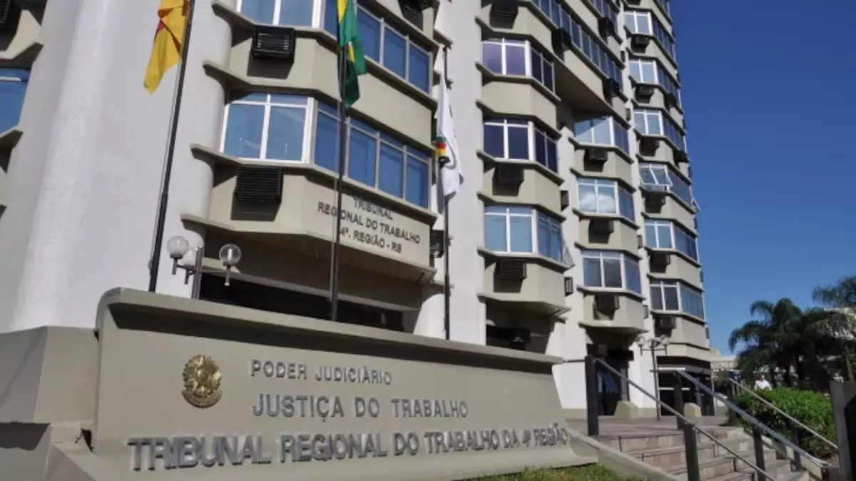 Empres Rio Condenado A Pagar R Mil Ap S Dar Paulada Na Cabe A De