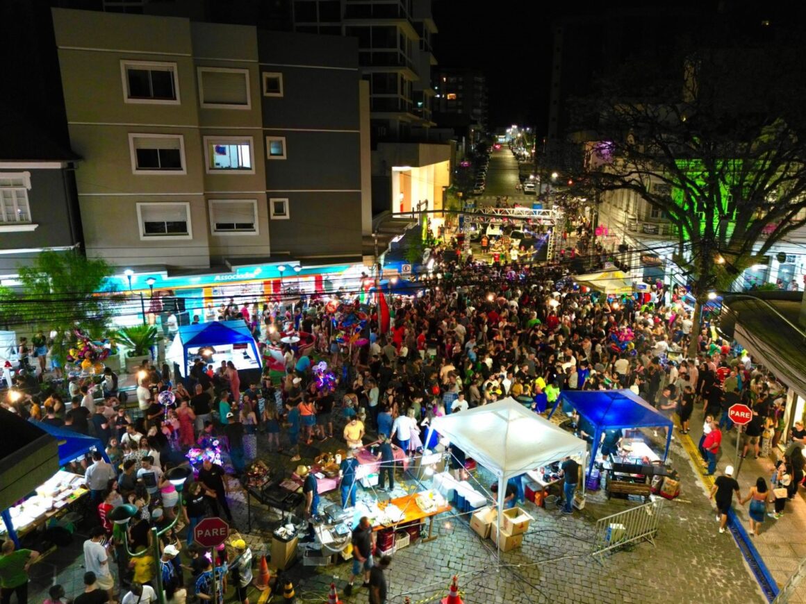 Vivere de Natal: Música ao vivo e farta gastronomia vão agitar o Calçadão  da Júlio nesta sexta-feira - Prefeitura Municipal de Farroupilha