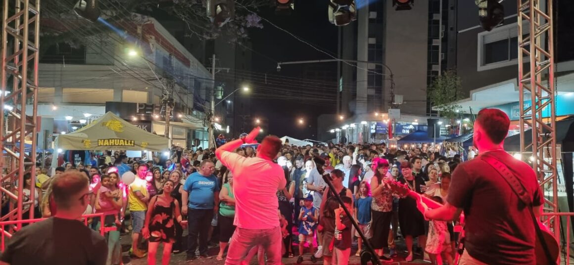 Vivere de Natal: Música ao vivo e farta gastronomia vão agitar o Calçadão  da Júlio nesta sexta-feira - Prefeitura Municipal de Farroupilha