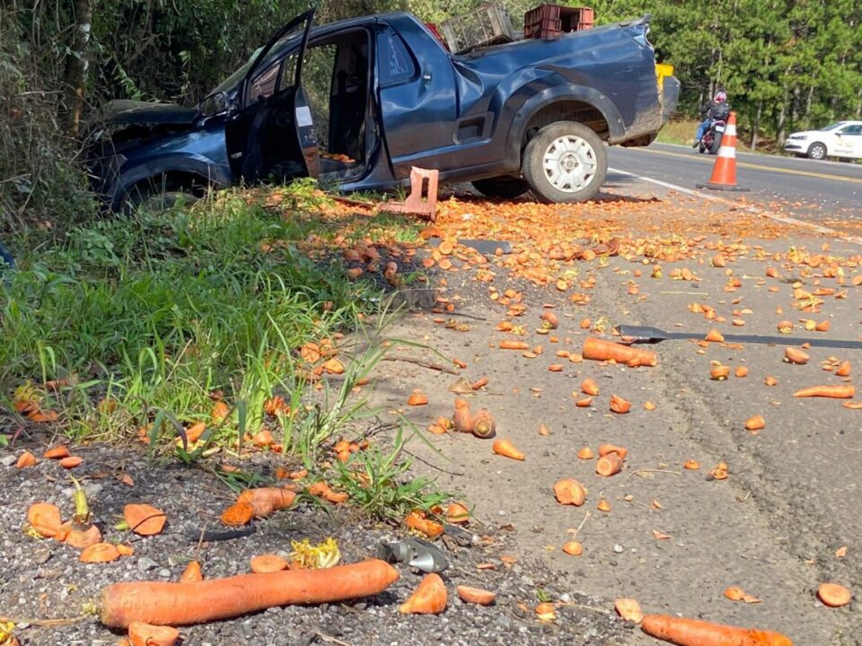 Colisão Entre Carro E Caminhão Deixa Idoso Ferido Na Rsc 453 Em Caxias Do Sul Spaço Fm 1009 